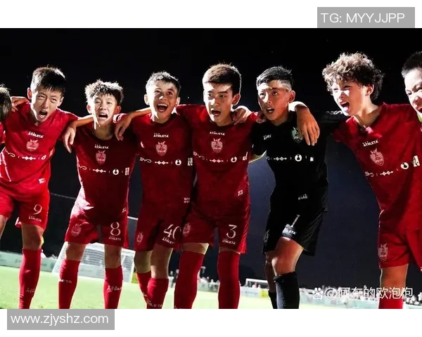 足球巨星巅峰对决精彩瞬间集锦 揭示球场传奇背后的奋斗与荣耀 足球巨星巅峰对决精彩瞬间集锦 揭示球场传奇背后的奋斗与荣耀